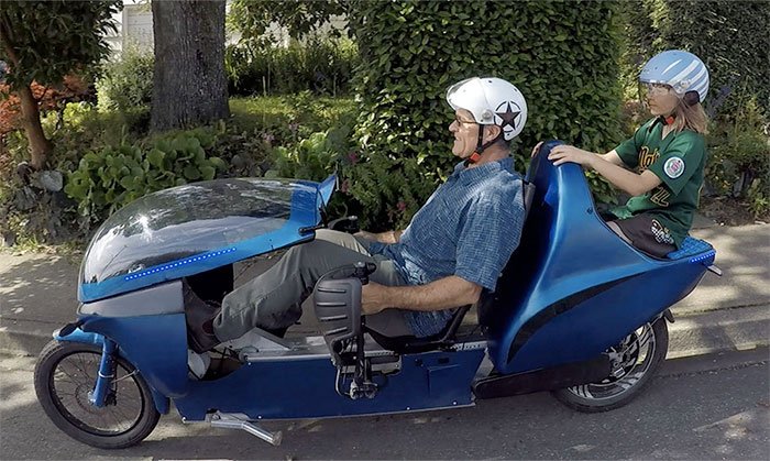 Electrom-LEV-Child-on-Board