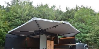 Schwarz Blackcamp FREEda Camping Trailer