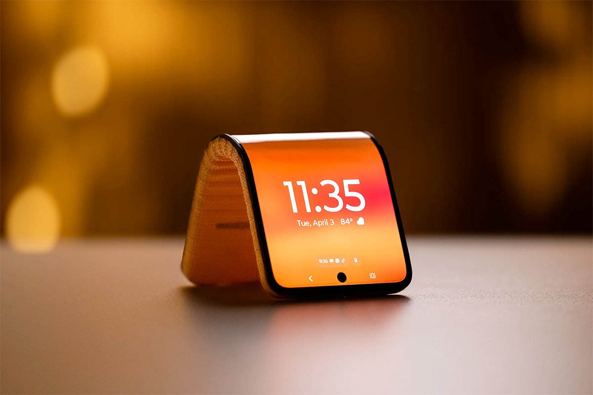 Motorola Flexible Smartphone Self-Standing Mode