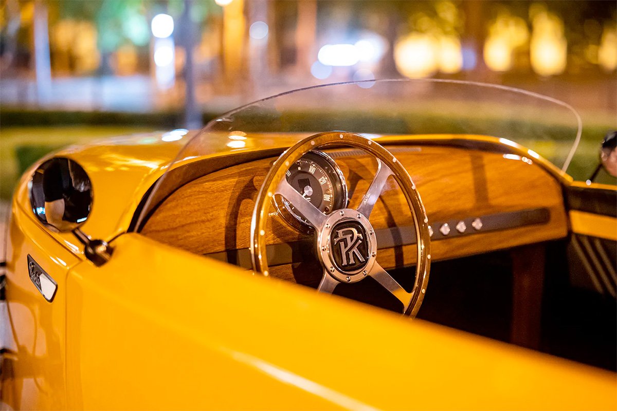 Patak Rodster Steering Wheel Wooden Dash