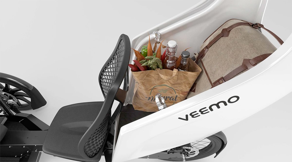 Veemo Semi-enclosed Pedal-powered EV Cargo Space