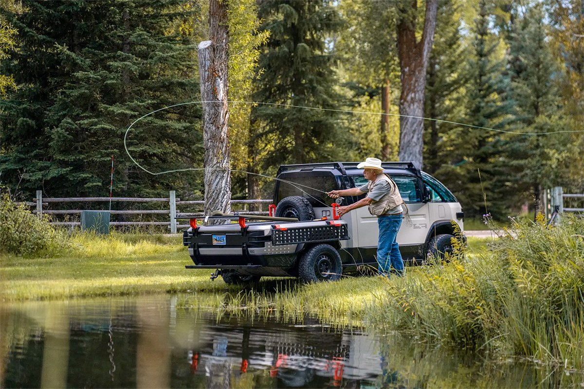 Canoo American Bulldog Multi-Purpose e-Pickup Open Flatbed