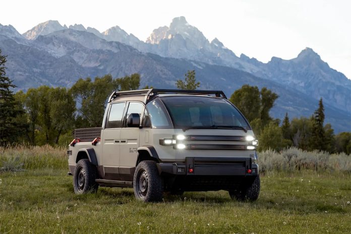 Canoo American Bulldog Multifunctional Convertible e-Pickup