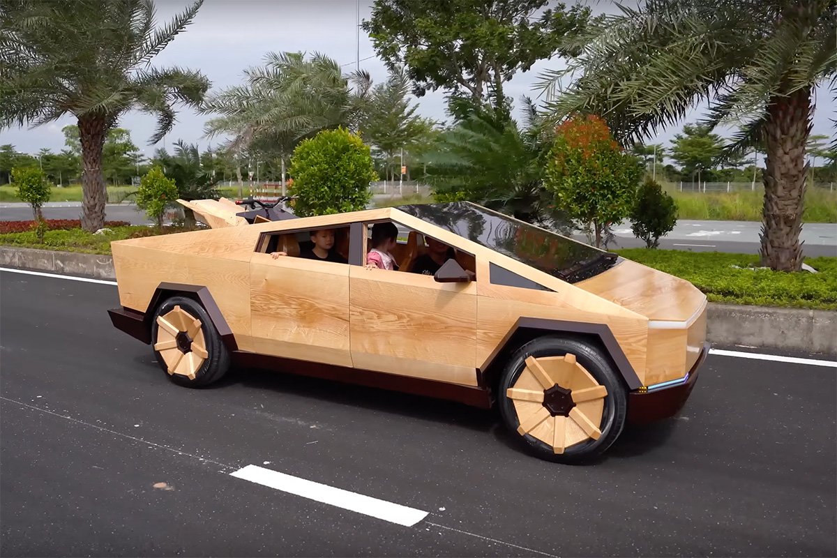 Wooden Tesla Cybertruck Exterior