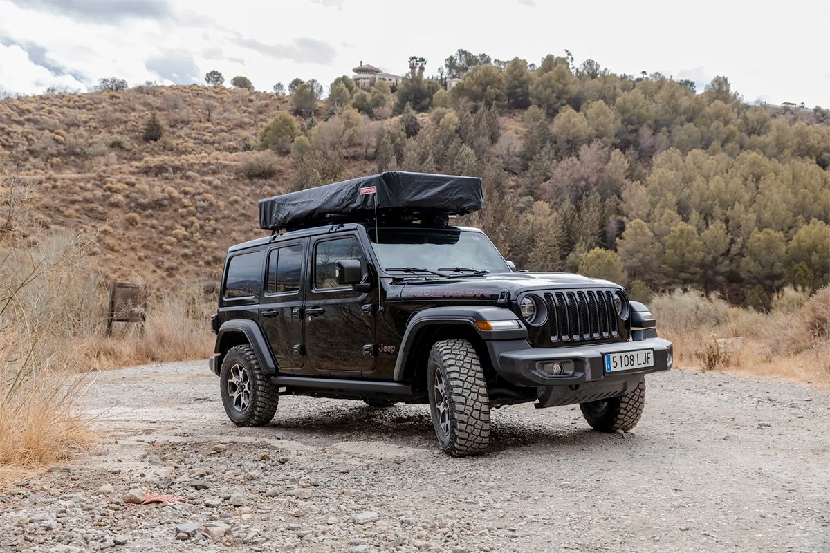 Fjordsen Beyond X Hub-style Rooftop Tent Folded
