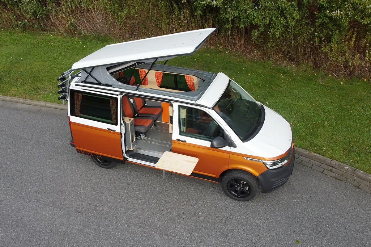 Flowcamper-Fellschnute-Dog-Camper-Van-Top-View