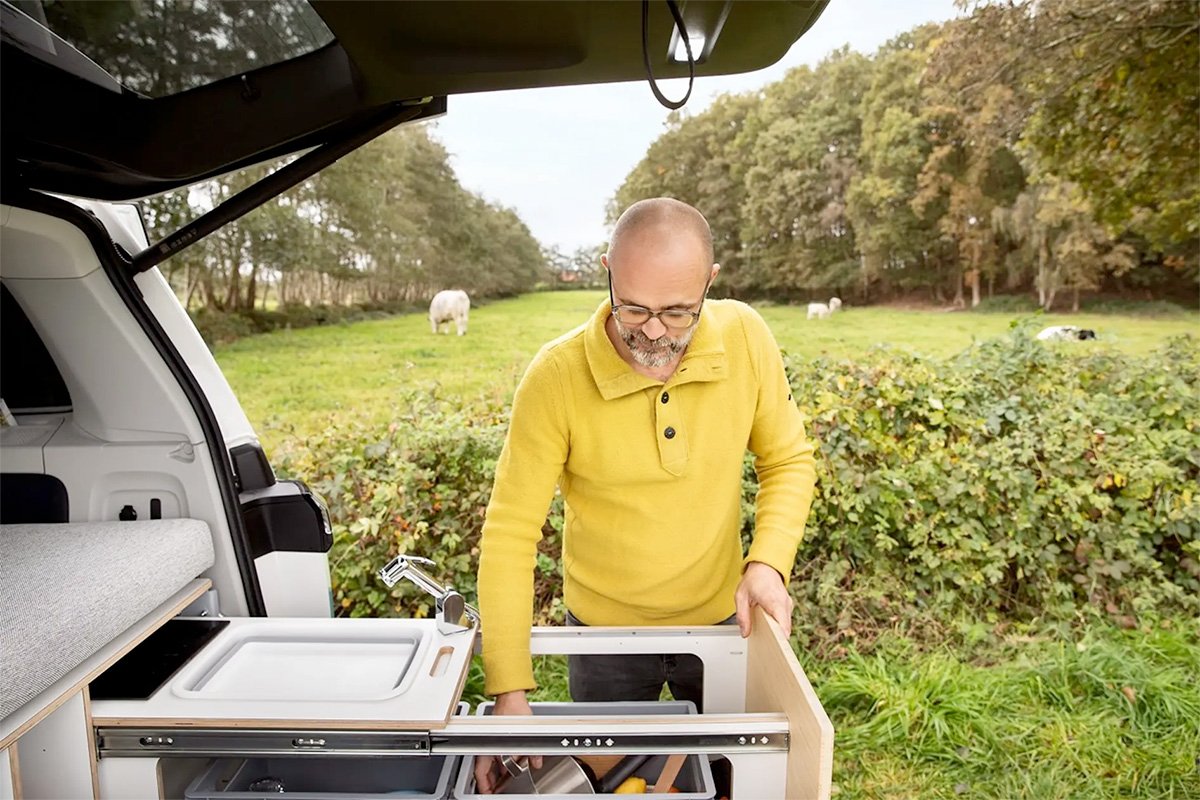 Tonke VW ID. Buzz e-camper Stove Sink Slide