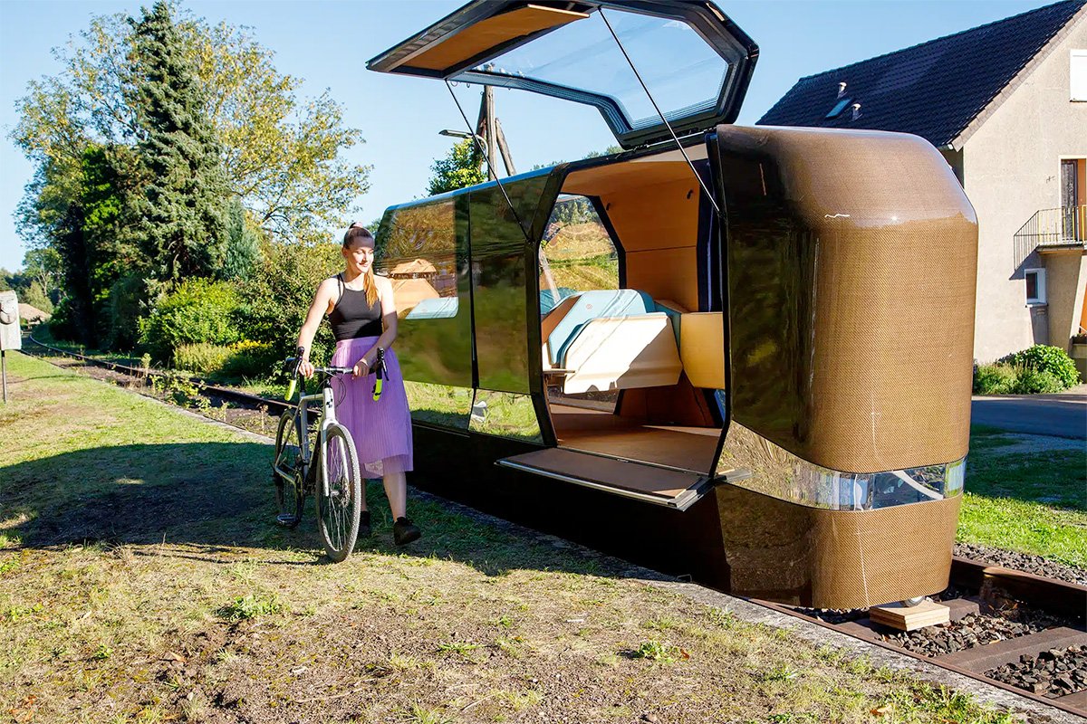 MONOCAB Monorail Doors