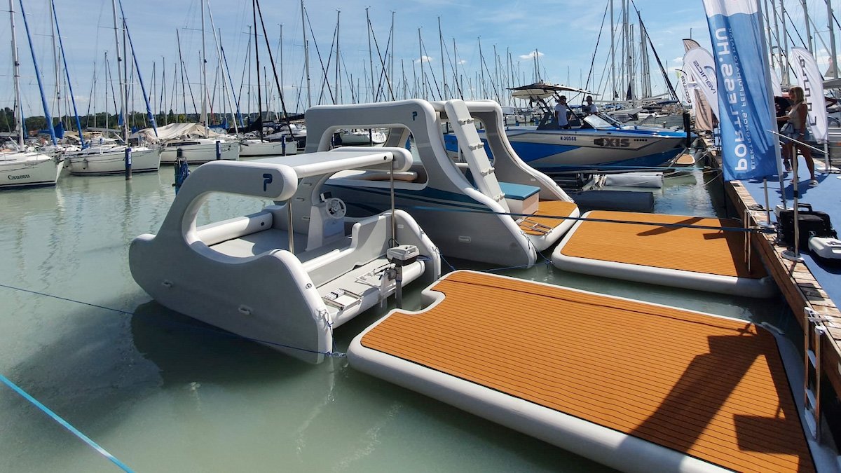 Portless Inflatable Electric Trimaran Island