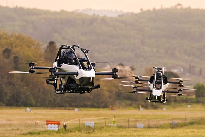 Jetson One Personal Aircraft Fly in Formation