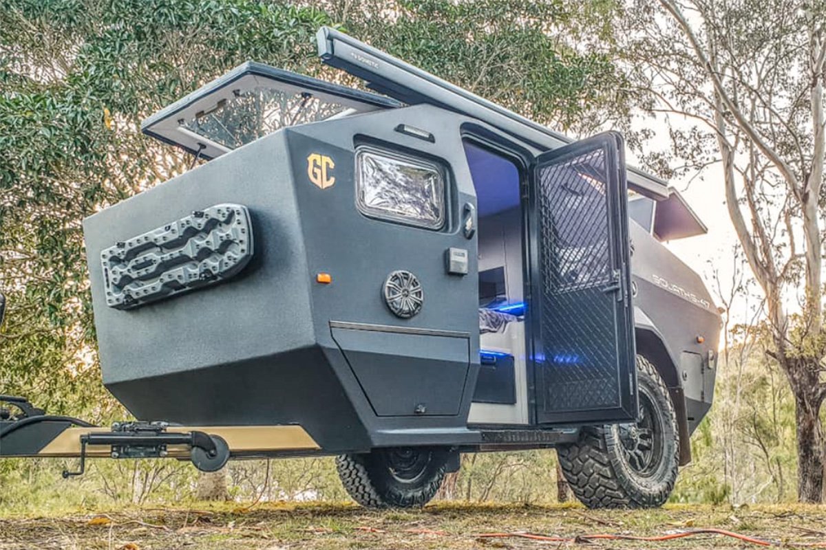 Goliath G-47 Off-road Camper Full-height Door