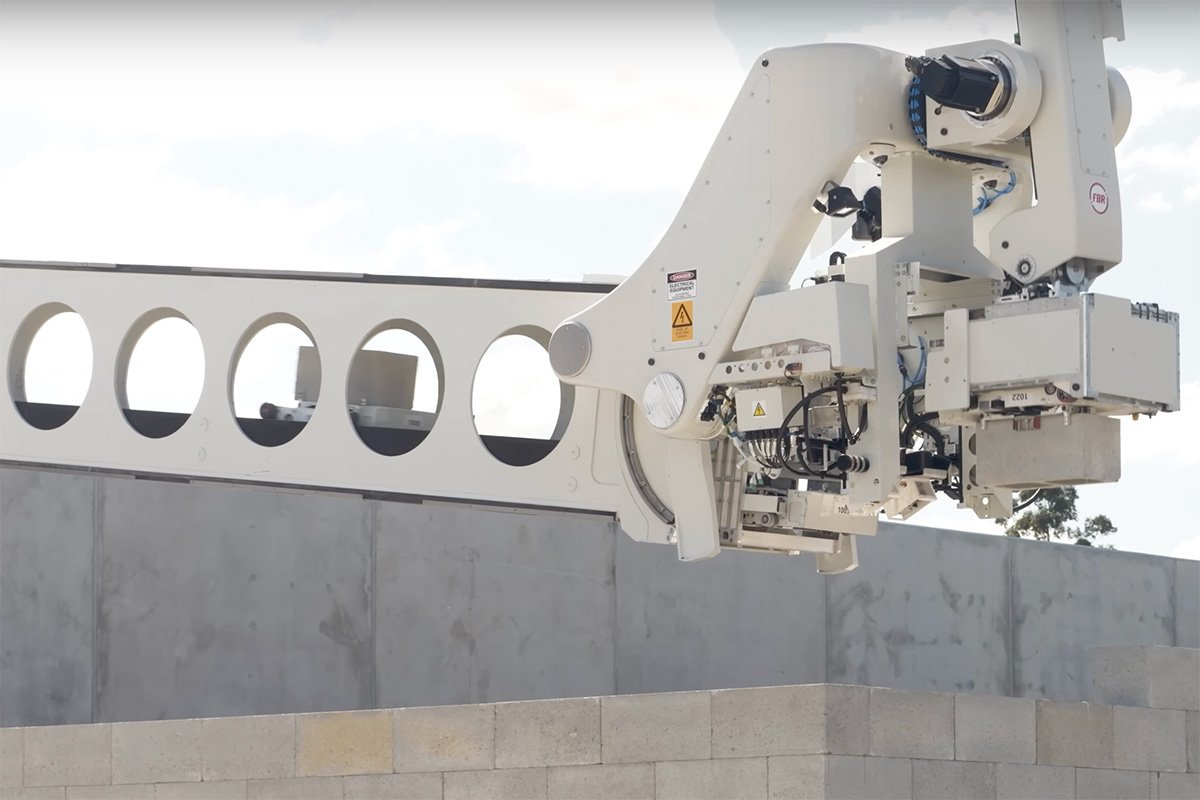 Hadrian X Brick-Laying Robot Arm Chute