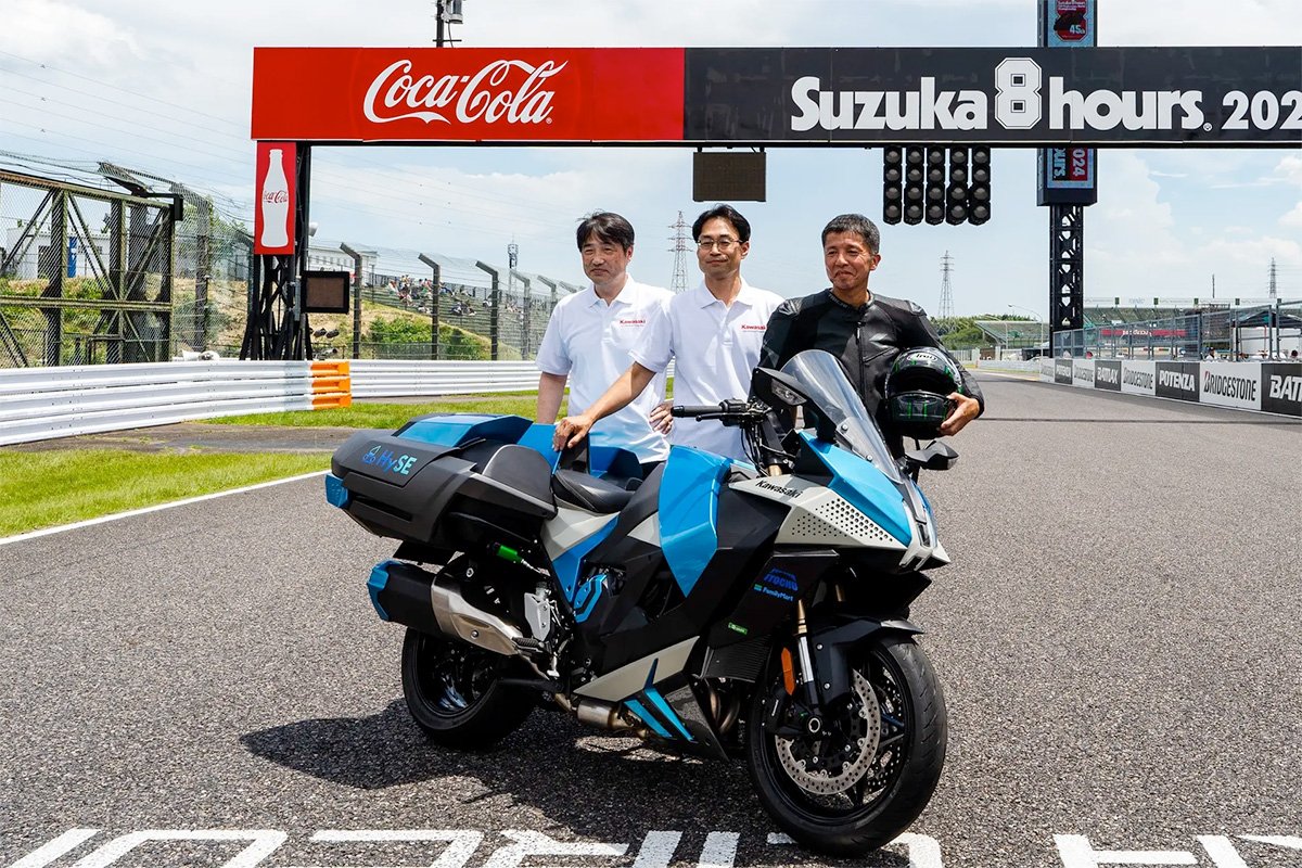 Hydrogen-powered Kawasaki Ninja H2 Engine