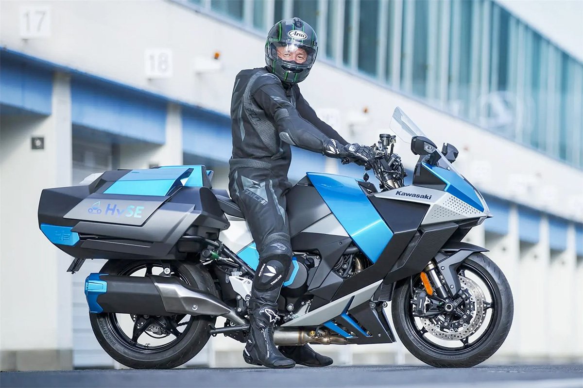 Hydrogen-powered Kawasaki Ninja H2 Rear Tanks