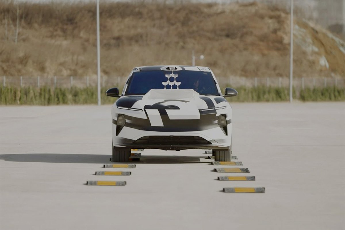 Nio ET9 SkyRide Active Suspension System Stable