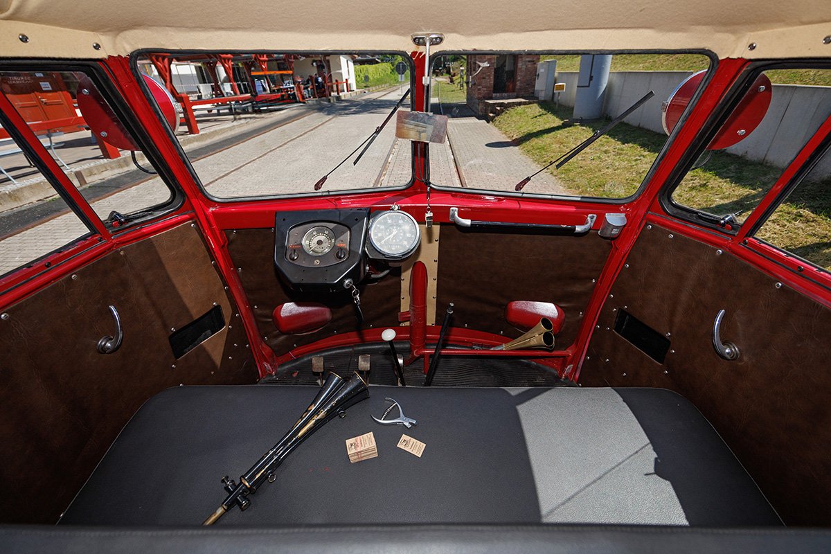 Classic VW Bulli Camper Rail Bus No Steering Wheel
