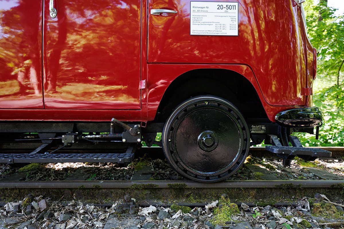 Classic VW Bulli Camper Rail Bus Steel Wheels