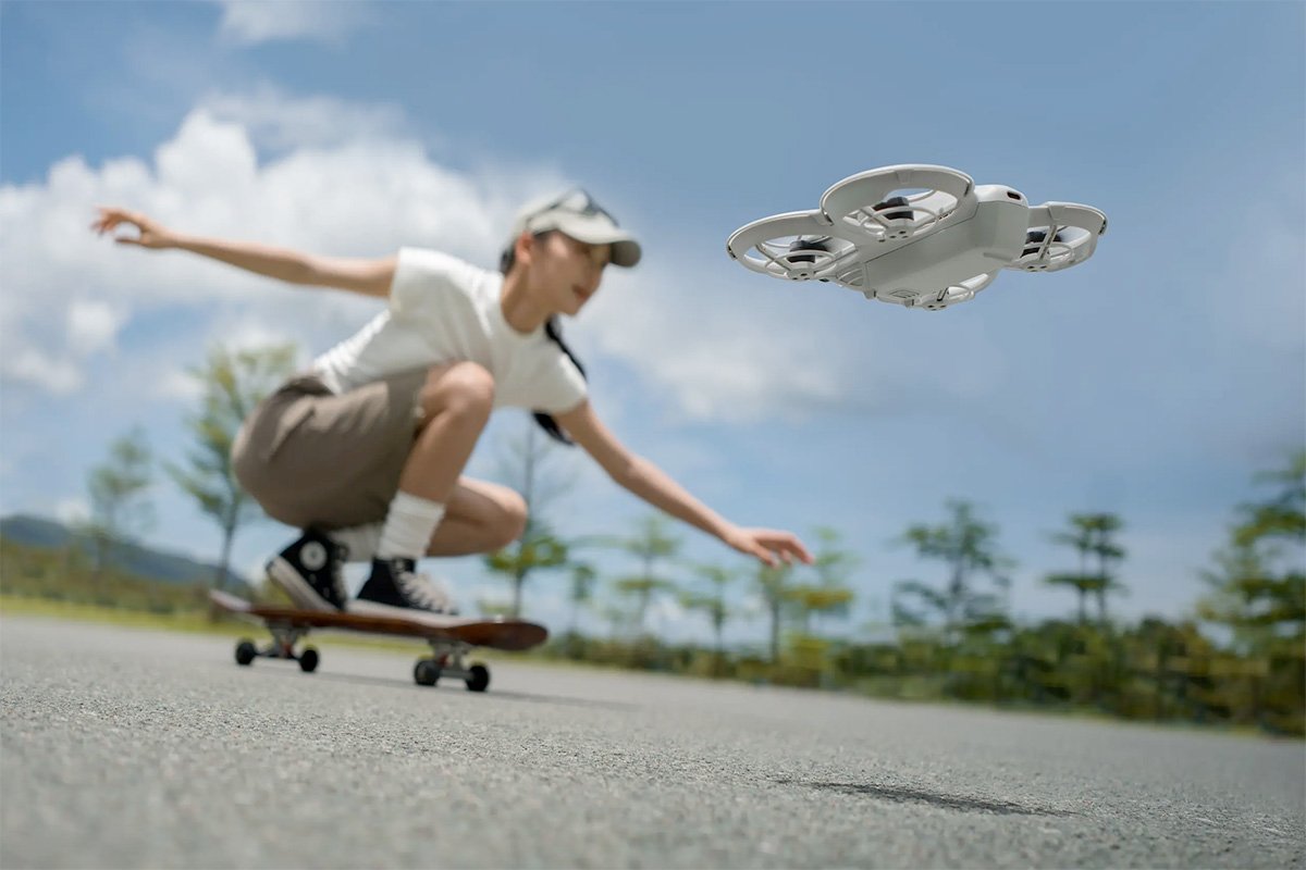 DJI-Neo-Flying-Camera-Vlog-Drone-Tracking