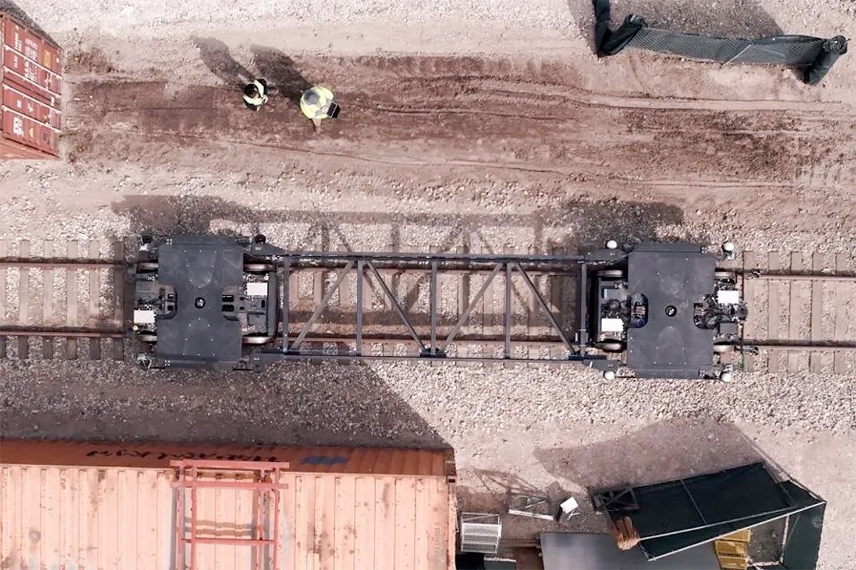 Parallel Systems Autonomous-Electric Rail Freight Car