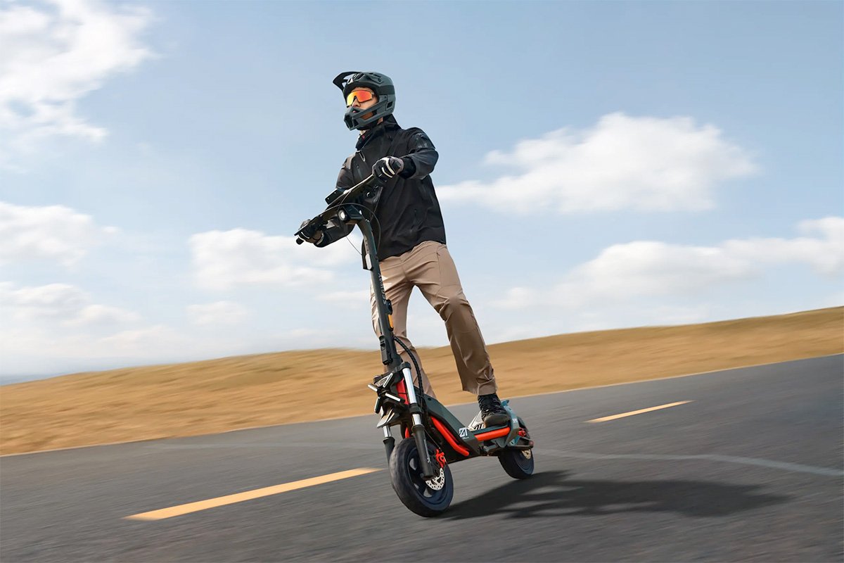 Segway-ZT3-Pro-Electric-Kickscooter-Speed