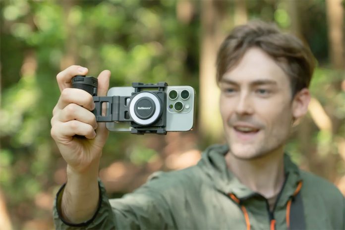 Snappy Battery Grip for Mobile Phones