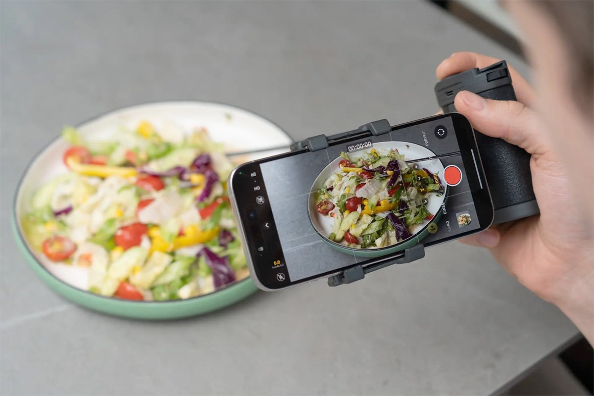 Snappy Smartphone Battery Grip Compatibility
