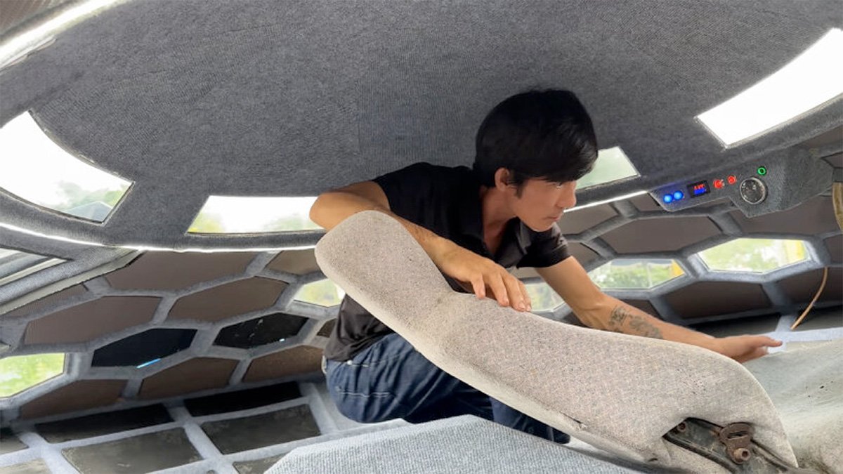 UFO Jet Boat Tran Long Ho Interior