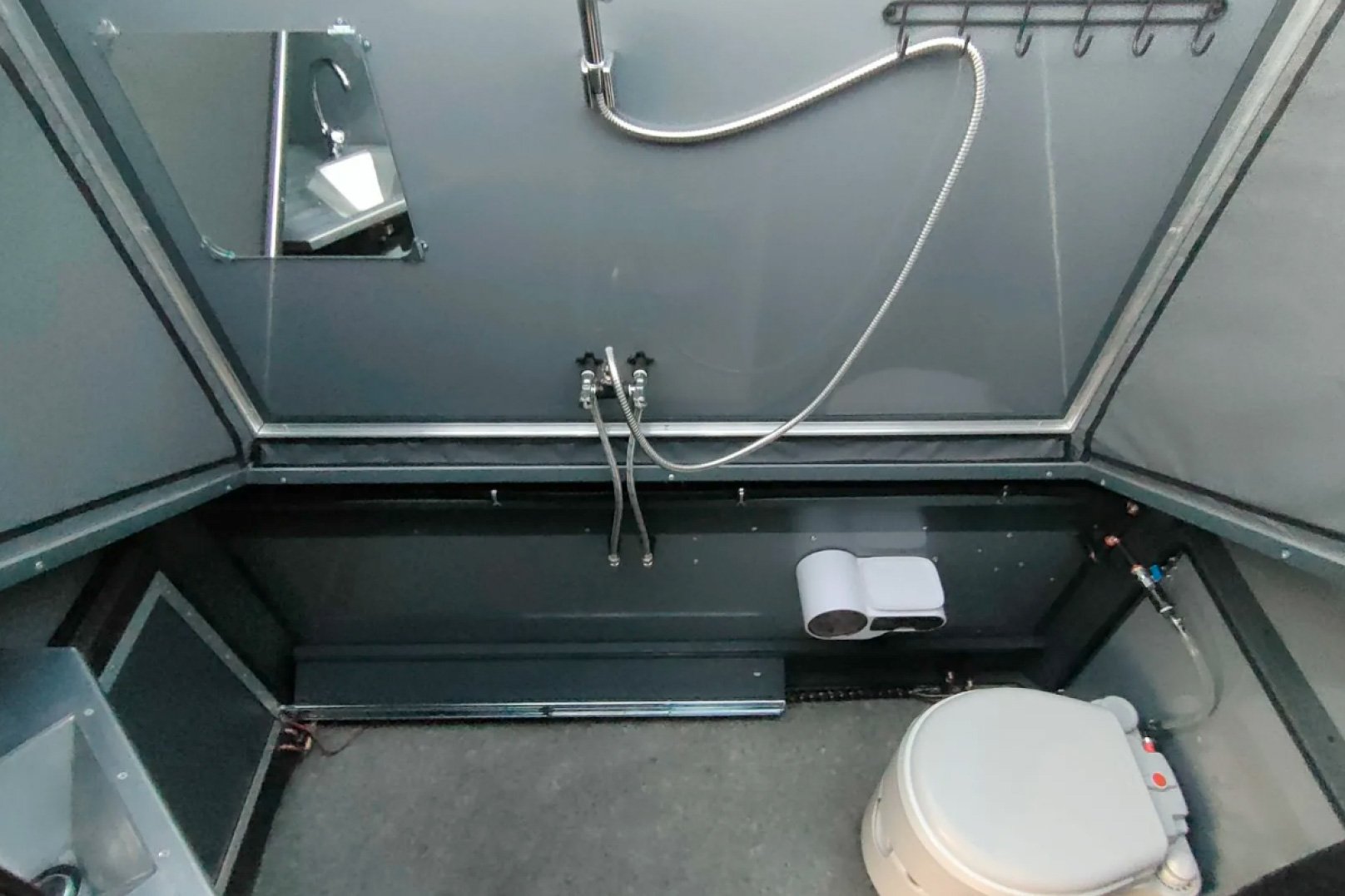 Berg Offroad CX3 Squaredrop Camper Trailer Wet Bath