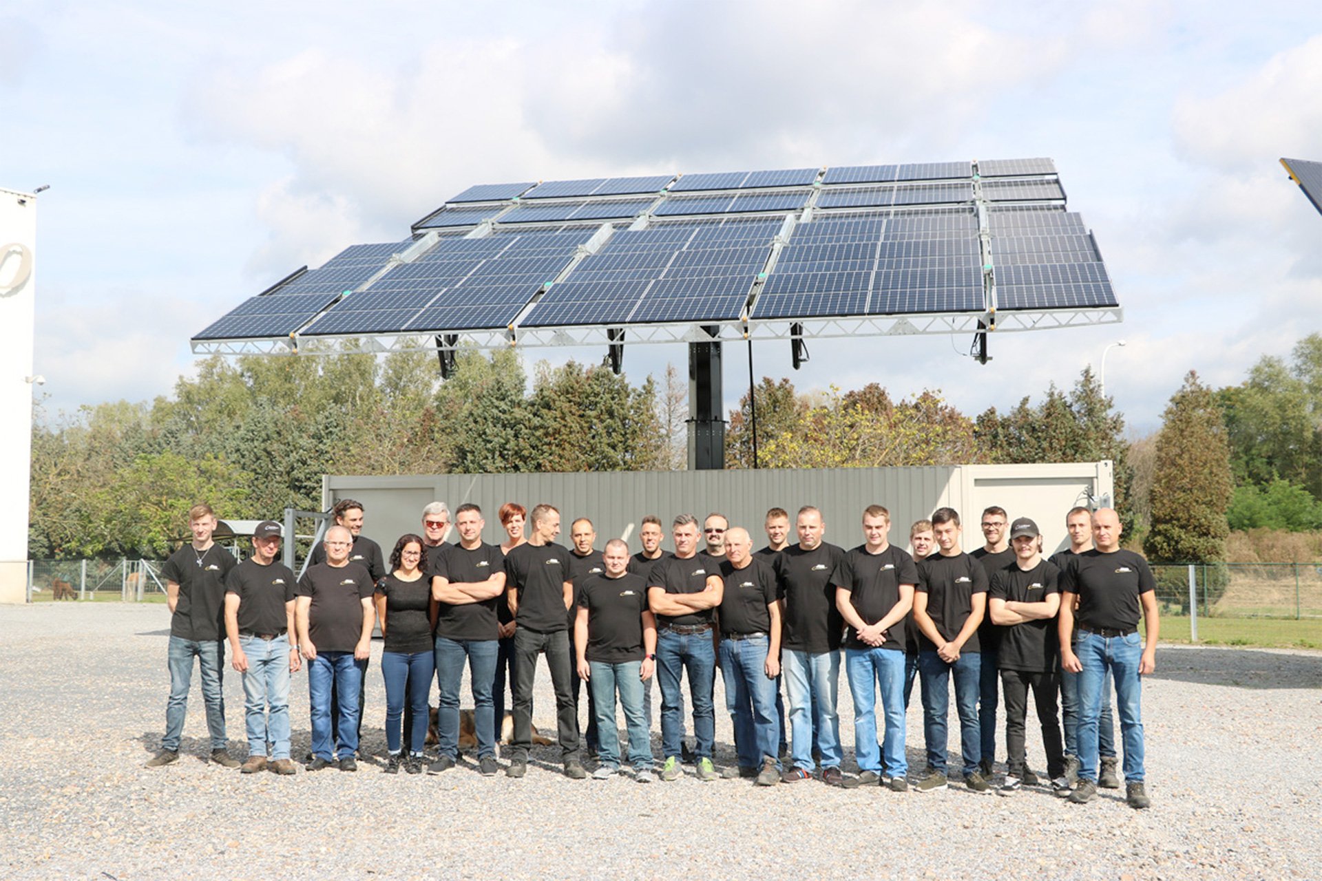 Creacar Mobile Solar Container Team