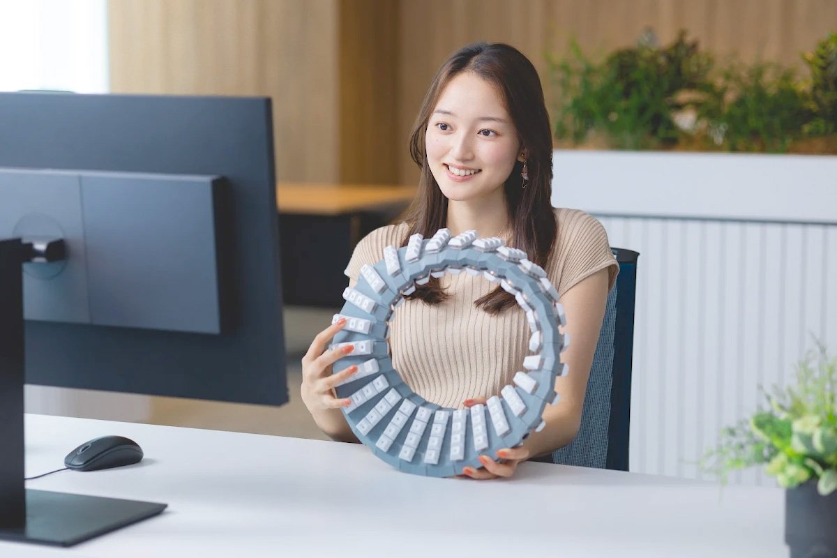 Google-Japan-Twisted-Double-sided Keyboard 360-Degree Input