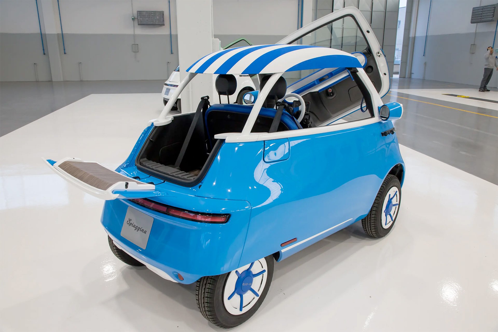 Microlino Spiaggina Cute Bubble Car Trunk Space
