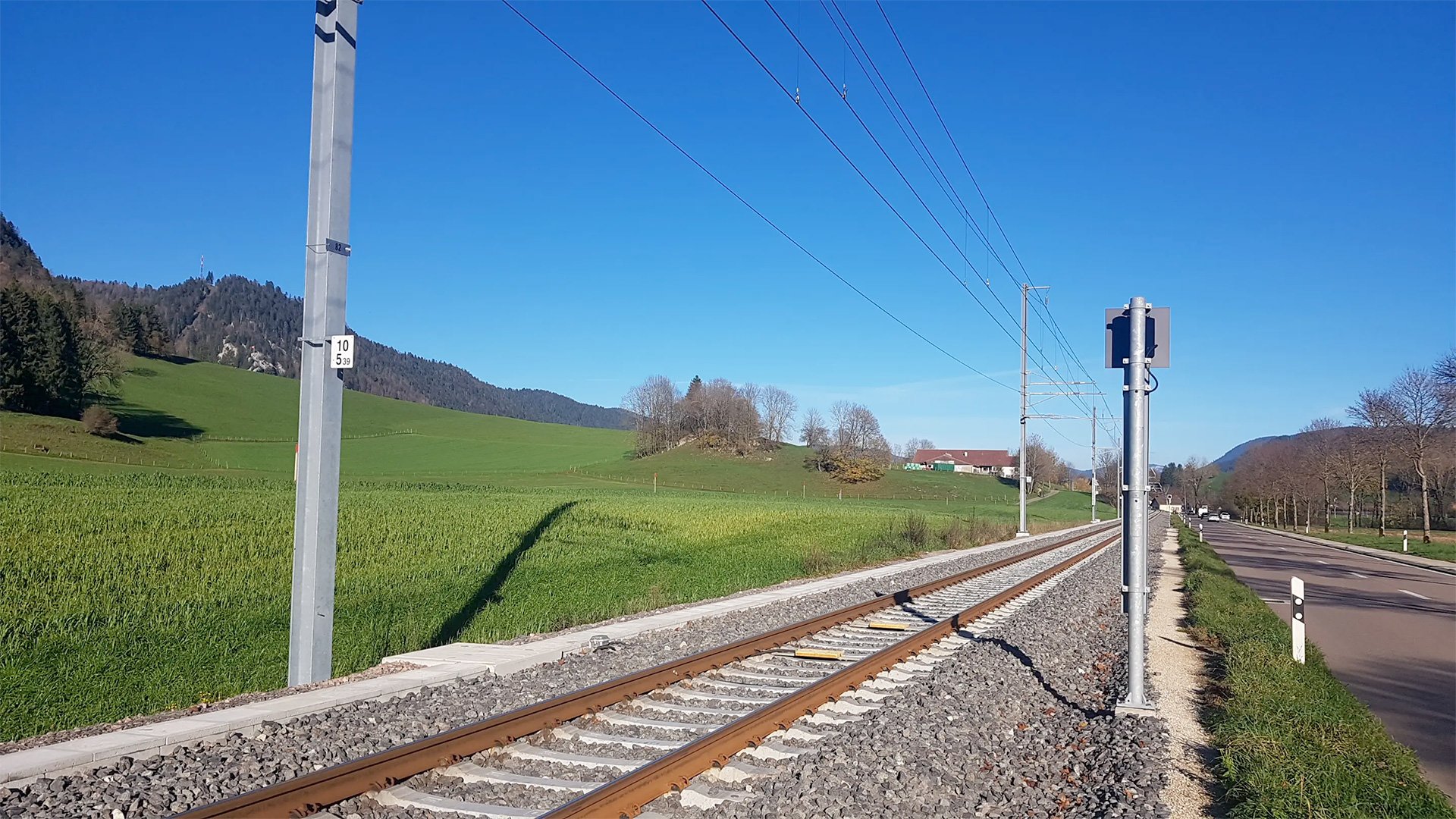 Sun-Ways Between-track Solar Panels Pilot