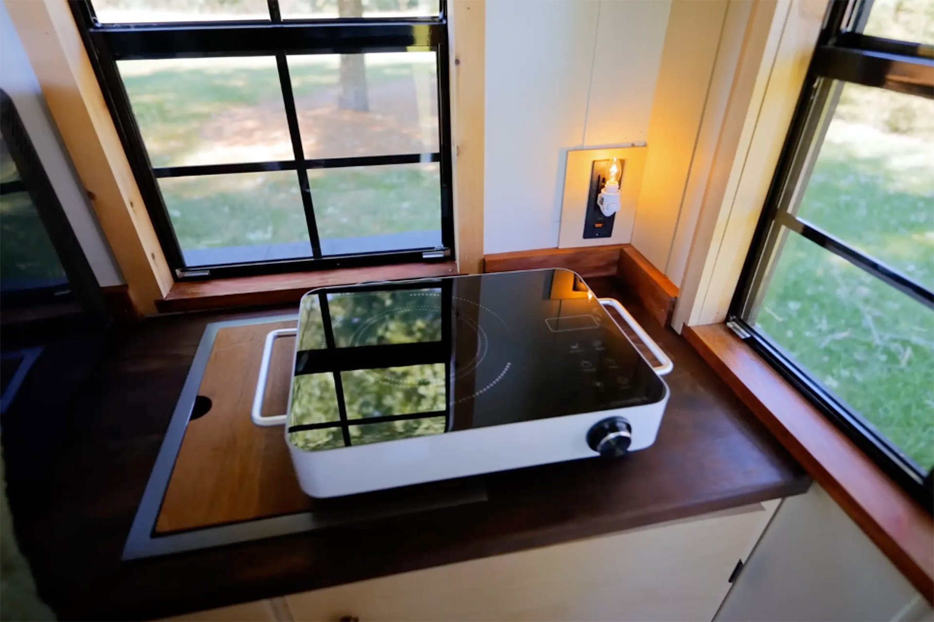 World Smallest Tiny House Levi Kelly Kitchen