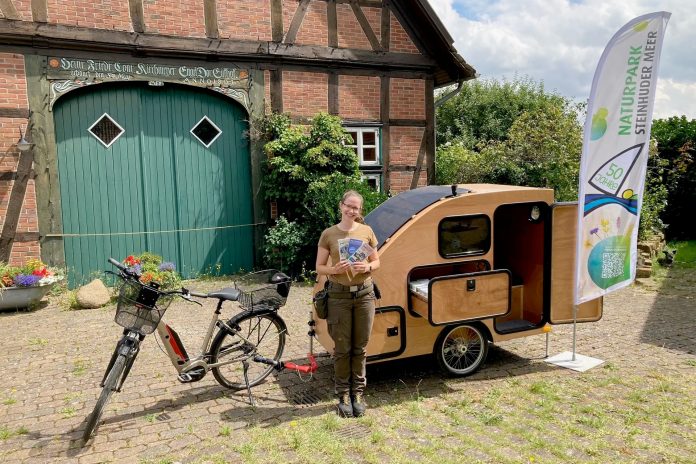 iwoody eBike-towable Wooden Trailer