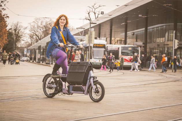 CarLos V1 Front-loading Folding Cargo eBike Basket Closed
