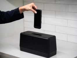 Swippitt Smartphone Battery-Swapping System