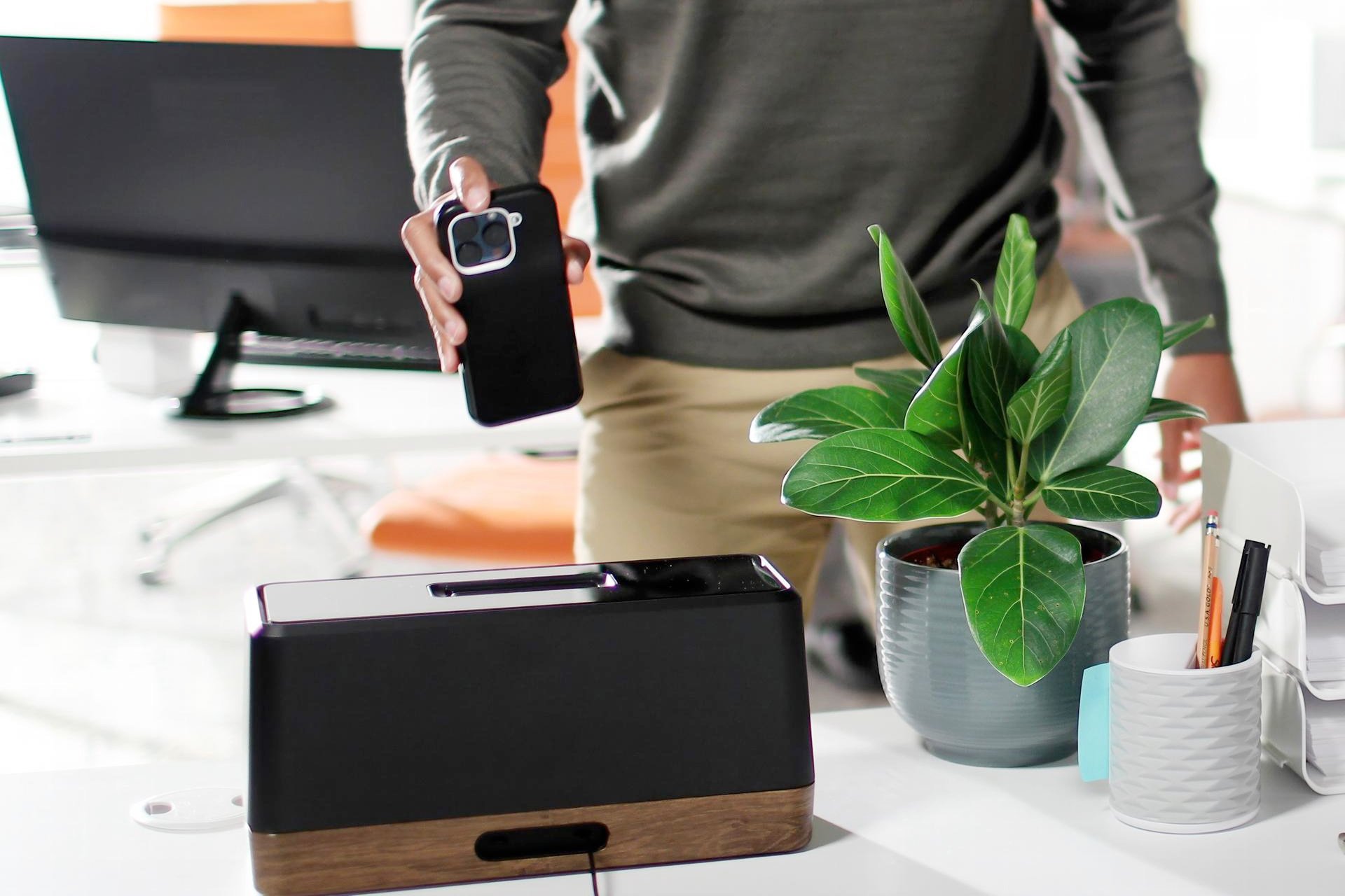 Swippitt Smartphone Battery-Swapping System CES 2025