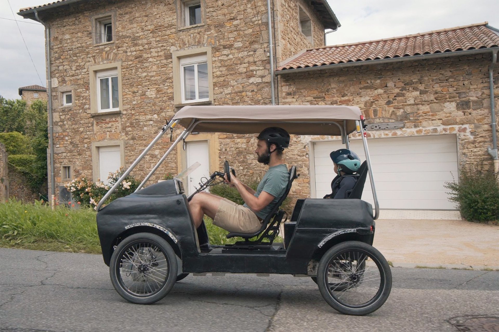 Sanka Cycle 2-seater Electric-Assisted Quadcycle Incline