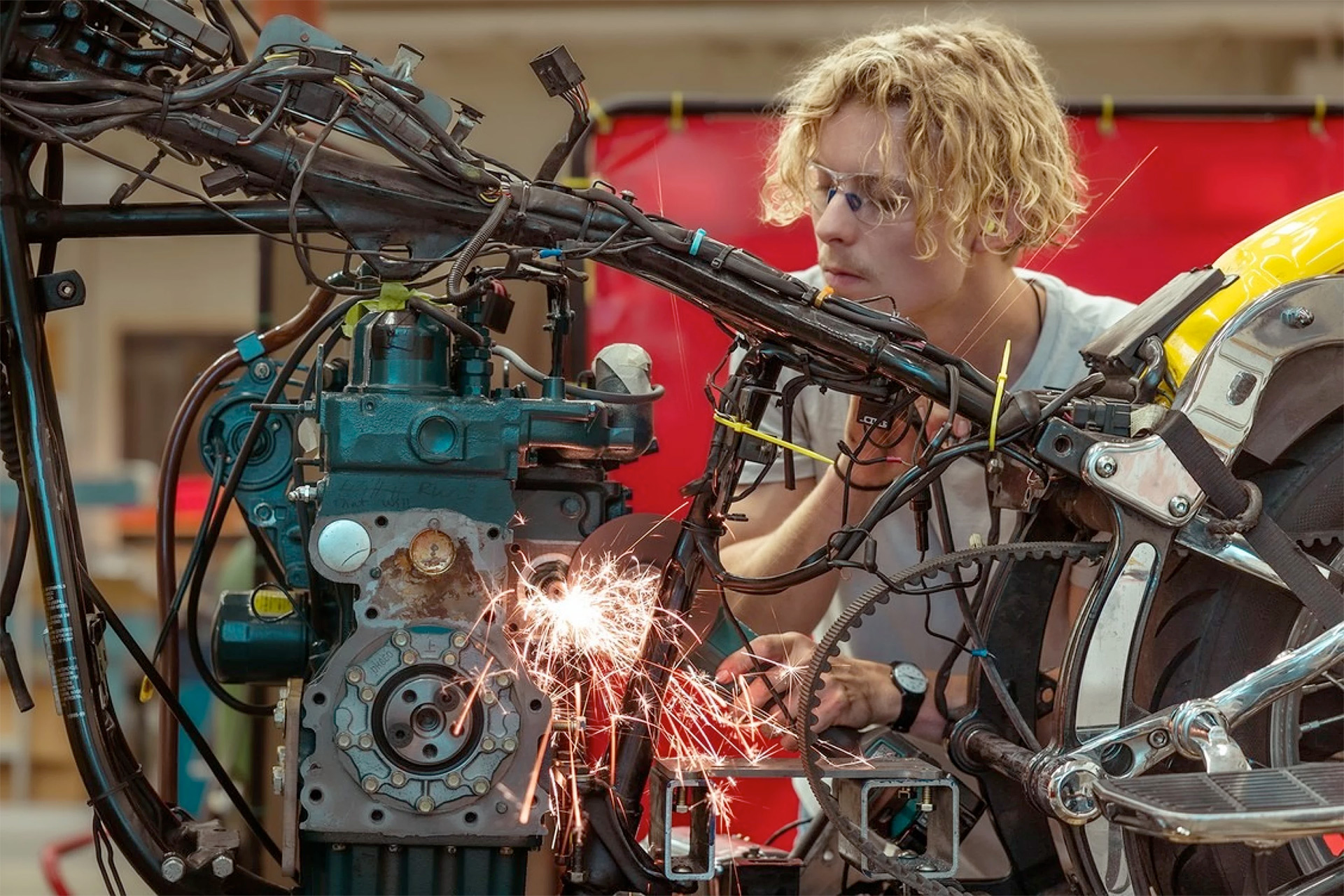 Alex-Jennison-Biodiesel-powered-Harley-Tractor-Engine