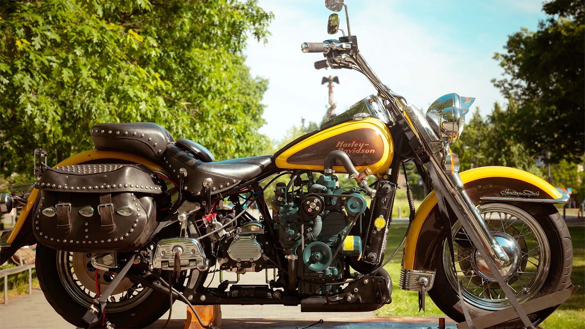 Alex-Jennison-Biodiesel-powered-Harley-Tractor-Engine