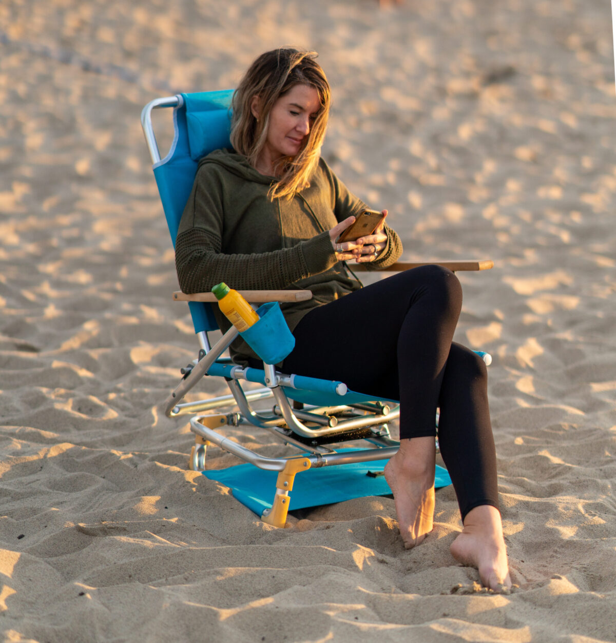 Orbit Beach Chair 360-degree Swivel Storage