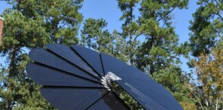 SmartFlower Sun-tracking Self-cleaning Solar System