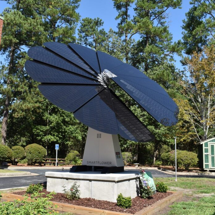 SmartFlower Sun-tracking Self-cleaning Solar System