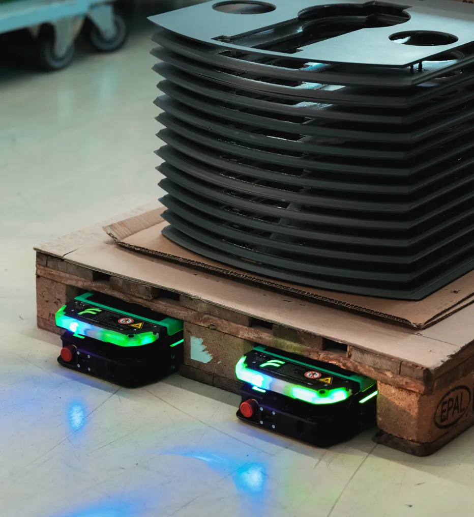 Filics Streamliner Autonomous Pallet Transport Robot Payload