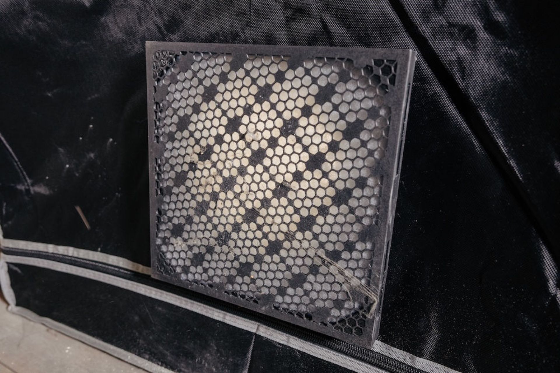 HERZ.AIR Grow Tent Intake Filter Magnetic Holder