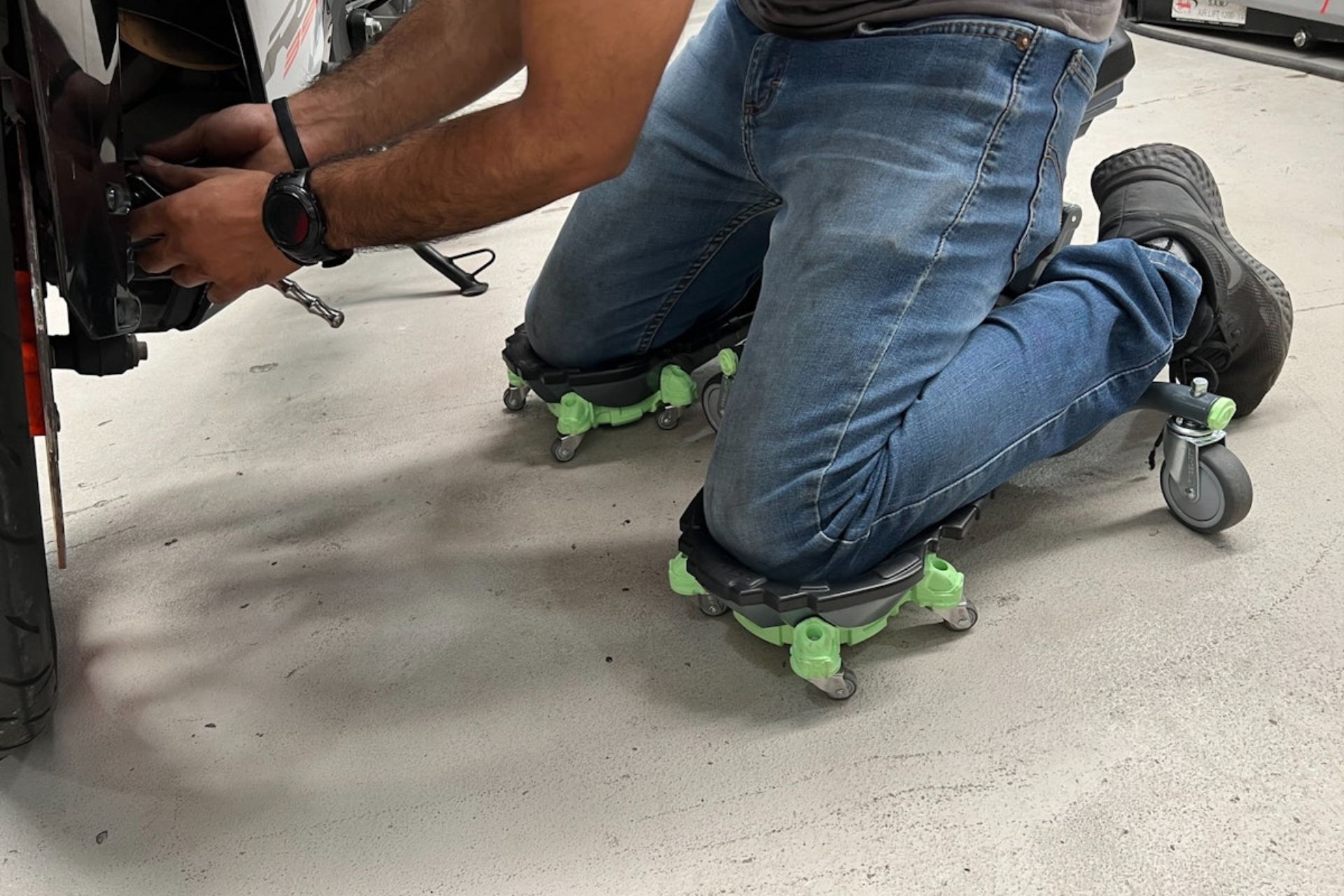 Kneel-It Rolling Kneepads Use Cases