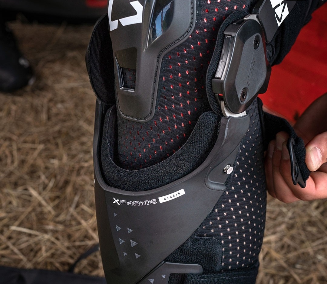 Leatt X-Frame Hybrid Knee Brace Hinge Design