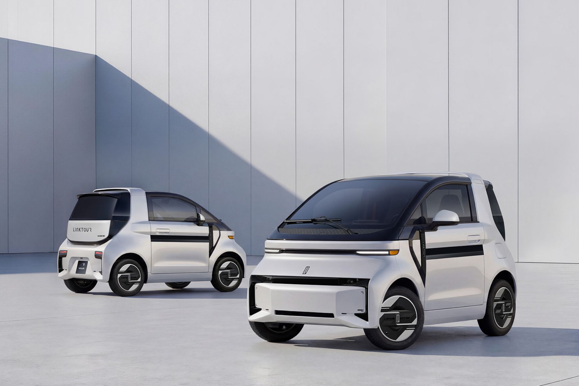 Linktour Alumi Electric Microcar Exterior