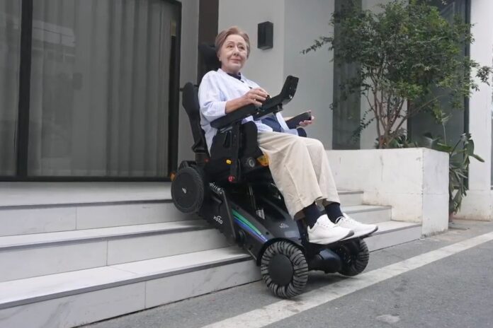 XSTO X12 AI Stair-climbing Wheelchair