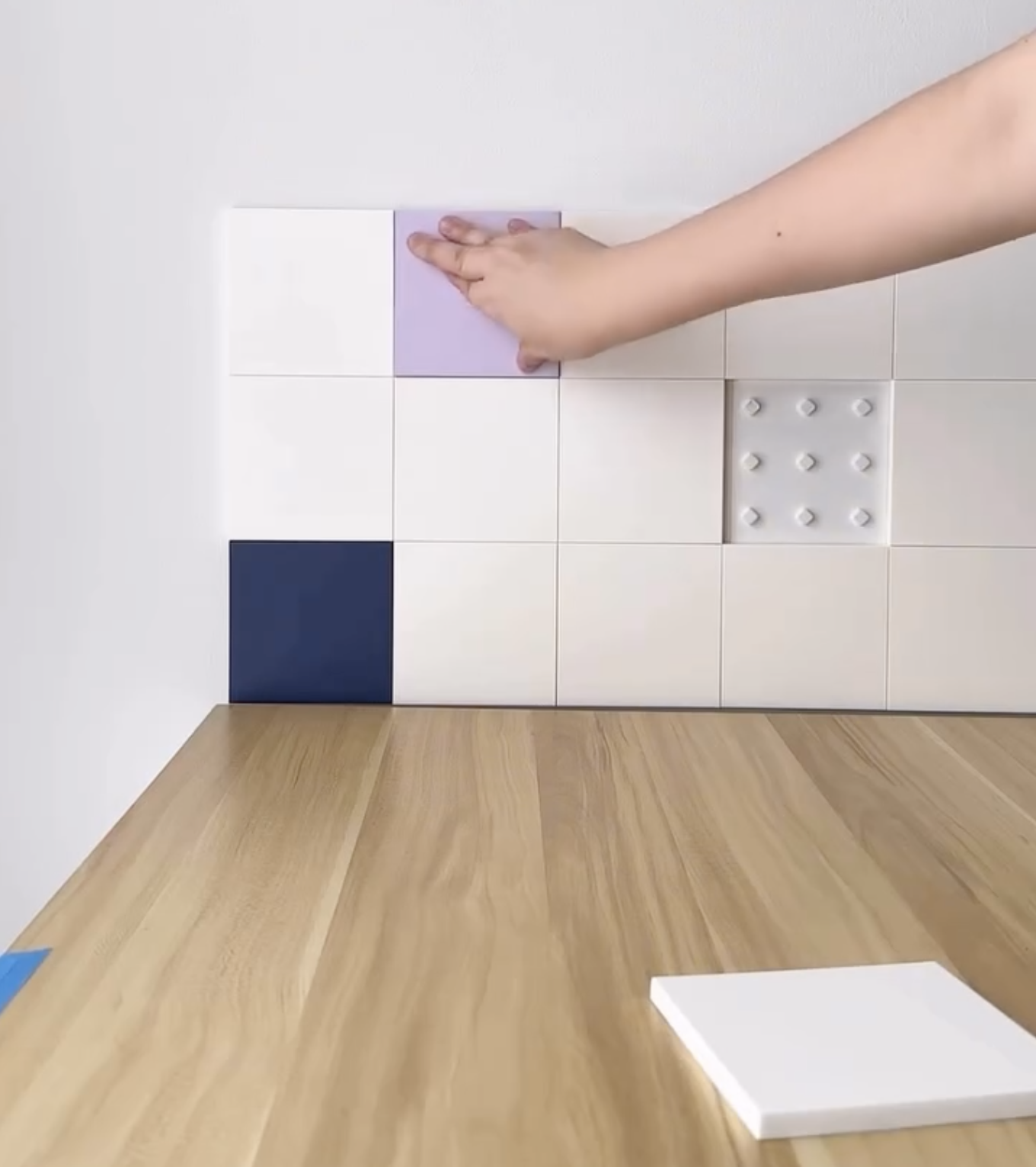 Click'n Tile Modular Wall Tiles Replaced Easily